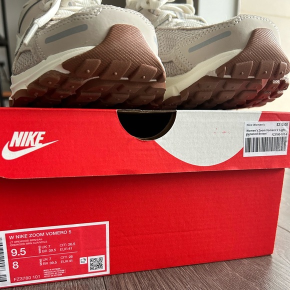 SOLD /Nike Zoom Vomero - Brand New - Picture 4 of 4